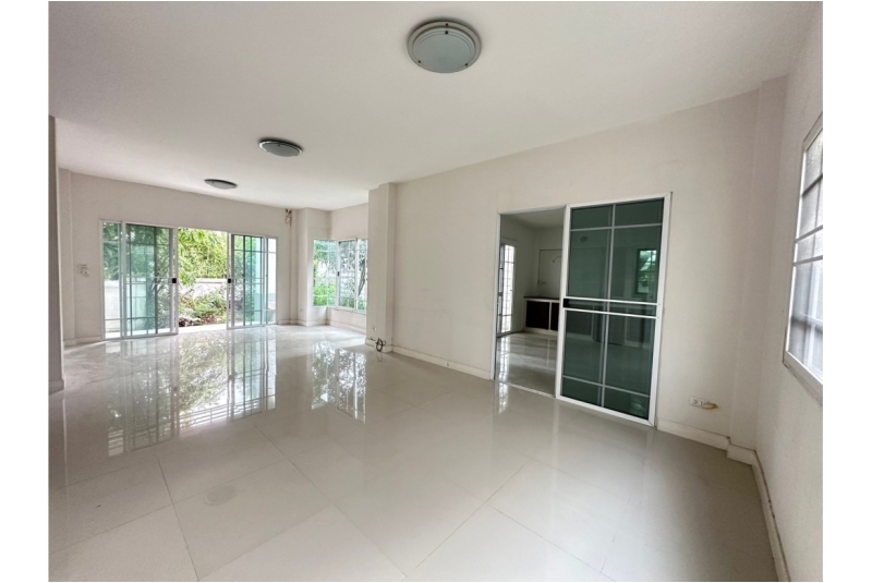 LINE_ALBUM_Interhome_250111_130