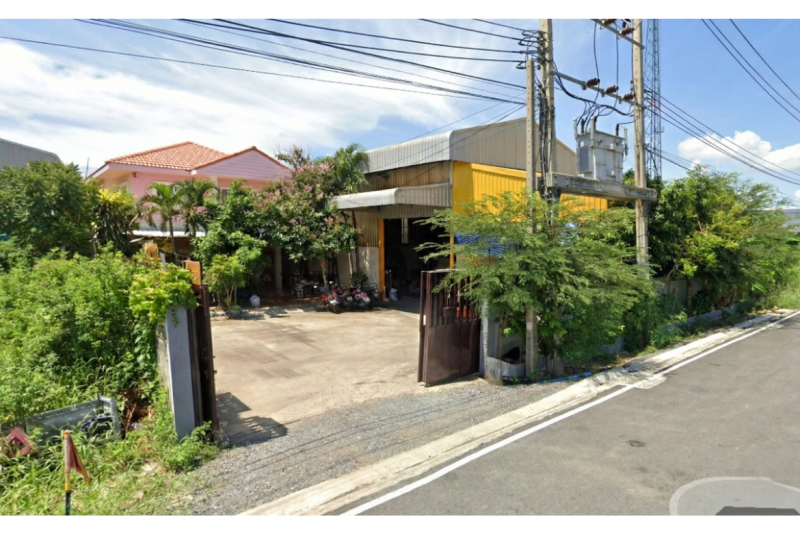 บ้านพร้อมโกดังขนาดใหญ่ ย่านบางบัวทอง